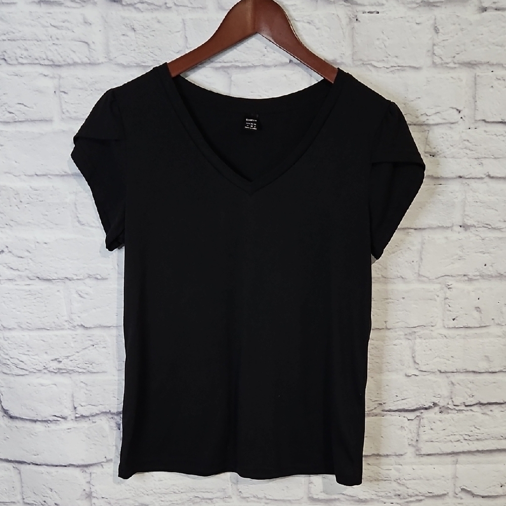 SHEIN Classic Black V-Neck Short Sleeve Top